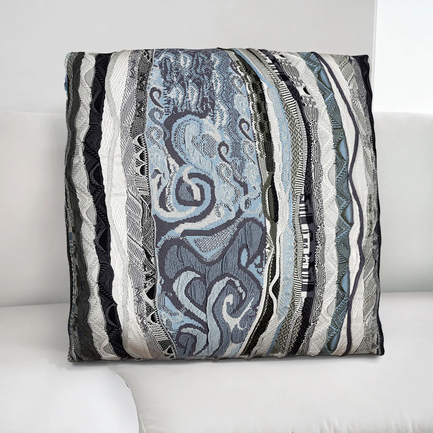 New - COOGI Noir Classic - 18 x 18 Inch