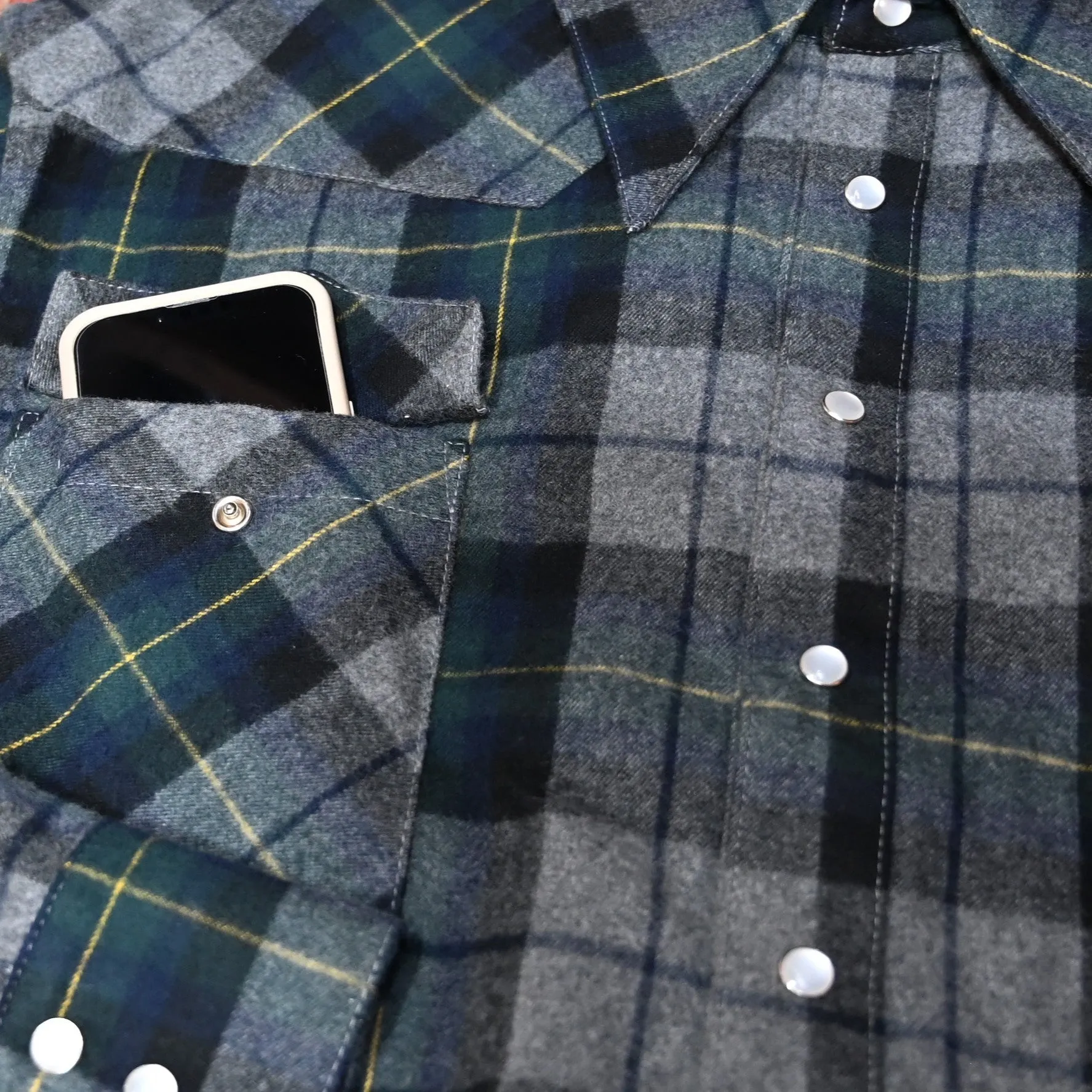 Sleeve Reaper Men's Shirt in Green Plaid