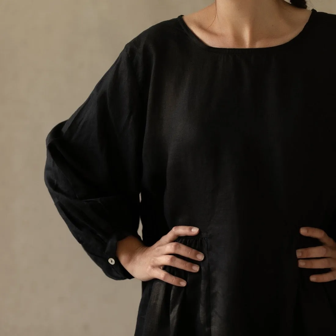 THE 'SOMERLUS' DRESS IN PURE LINEN