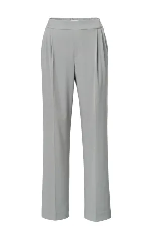 Wide-leg trousers with high waist and pleat details